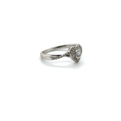 10K Romantic Heart-Shaped Diamond Ring 0.50 CT